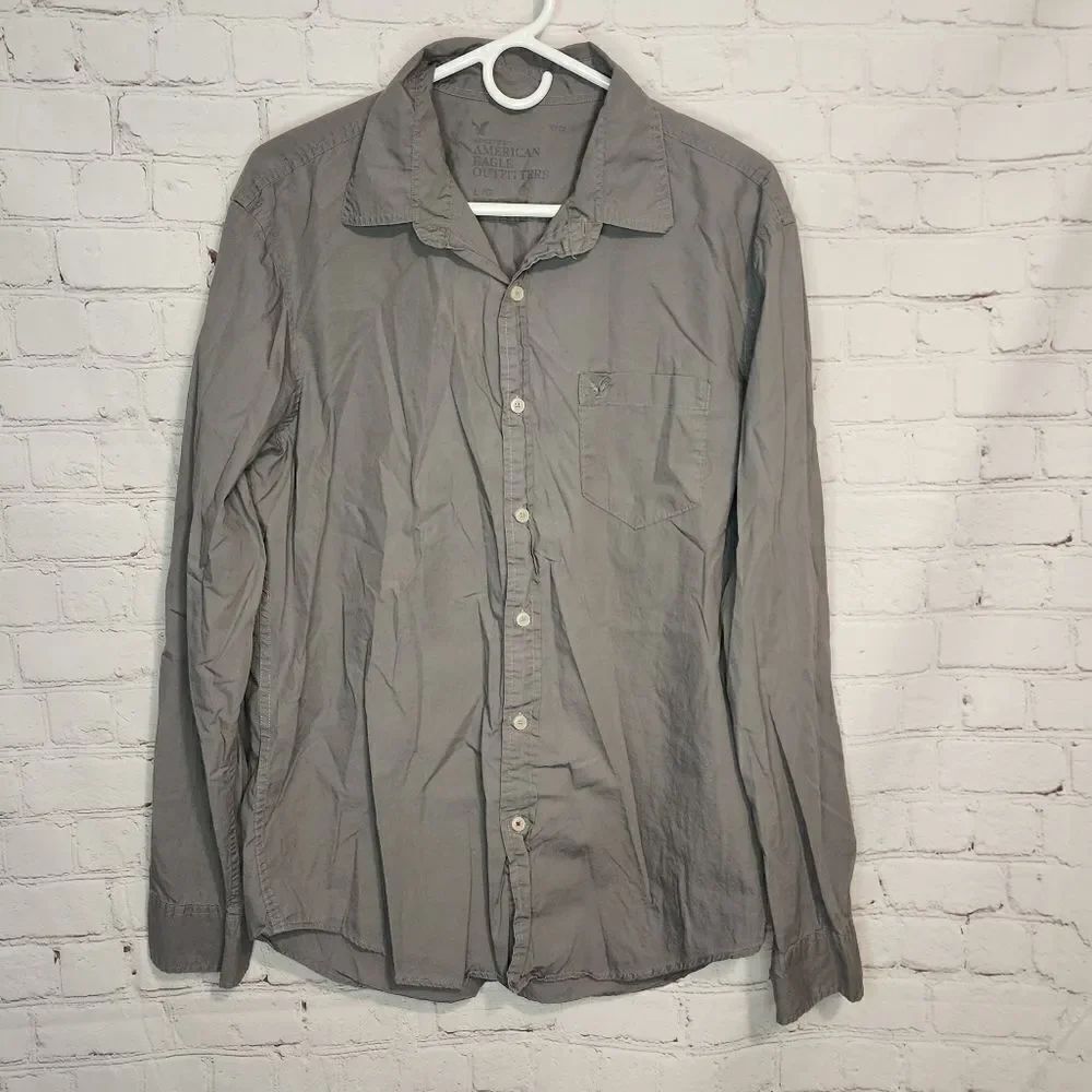 Men's American Eagle "Athletic Fit" longsleeve button-down shirt, size Large
